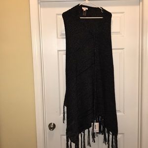 Lularoe new with tags Mimi. Black/white. Sweater